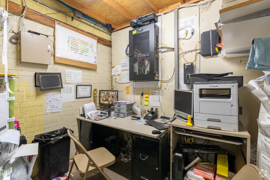 More Photos Of 500 E Saint Joseph St, Springfield Storefront For Sale