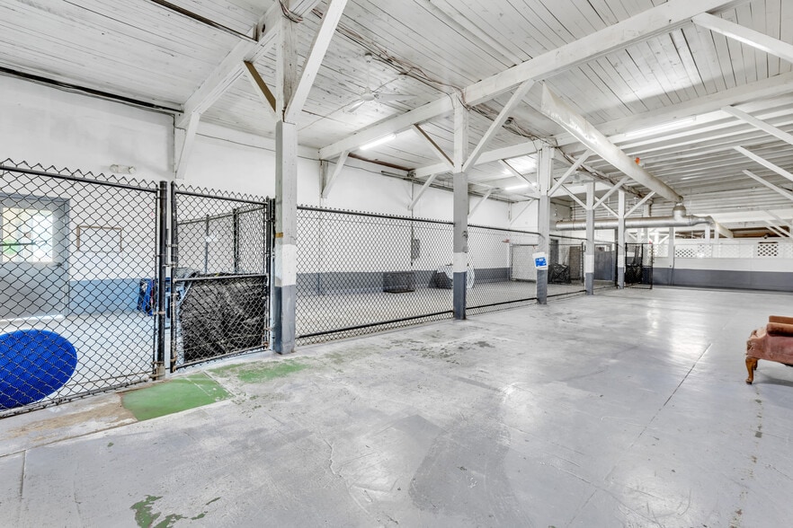 More Photos Of 203 Long Plain Rd, Whately Service For Sale