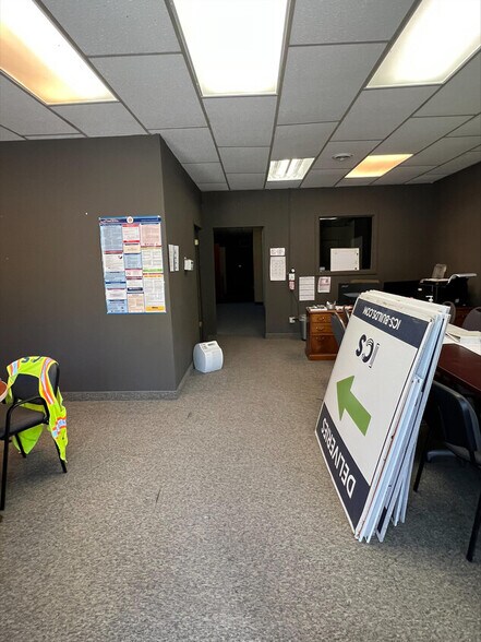 More Photos Of 1005 N Broad St, Mankato Office For Lease