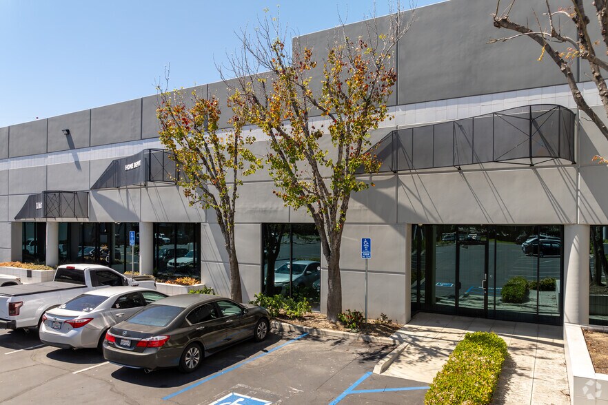 More Photos Of 365 Cloverleaf Dr, Baldwin Park Unknown For Lease