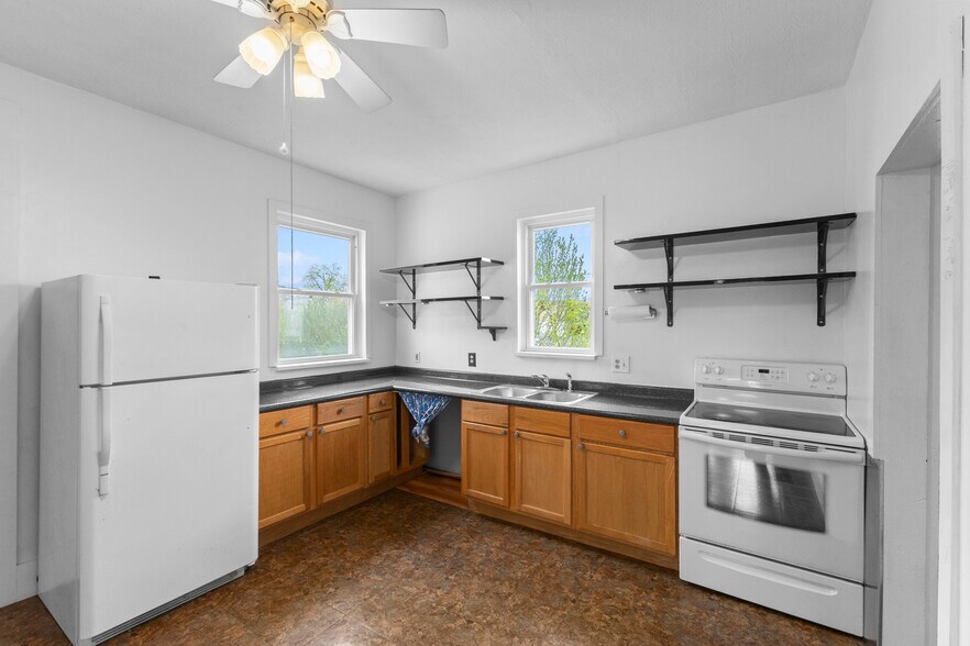 More Photos Of 4103 Broadway, Grove City Freestanding For Sale