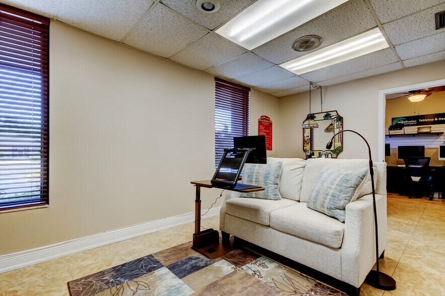 More Photos Of 6500-6514 Central Ave, Saint Petersburg Office For Sale