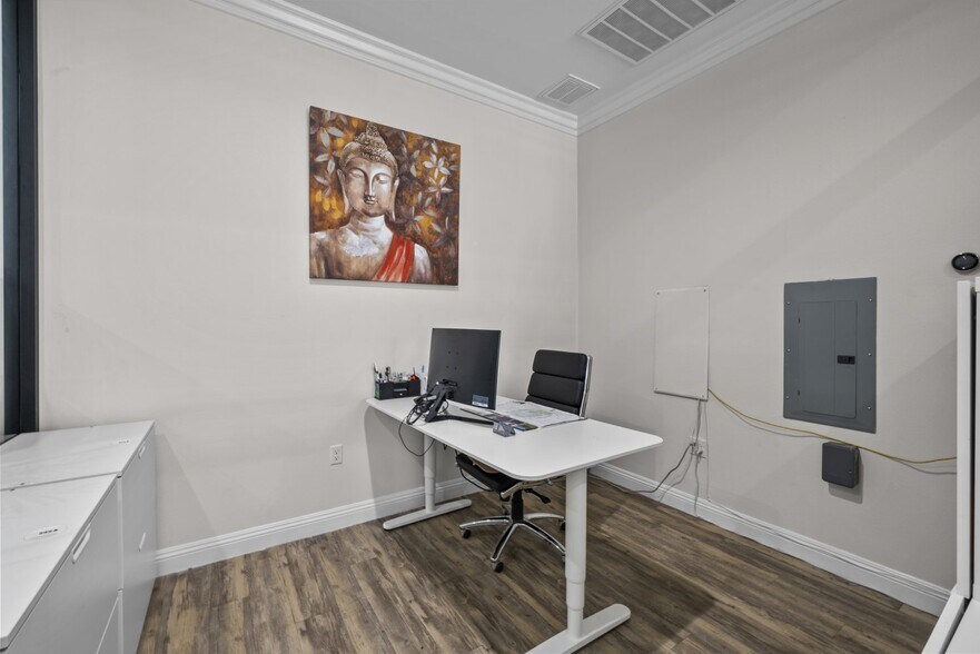 More Photos Of 9908 Artesia Blvd, Bellflower Storefront Retail Office For Sale