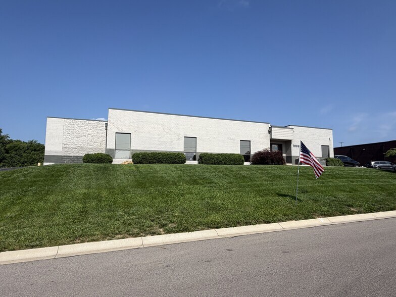 More Photos Of 7989 S Suburban Rd, Centerville Warehouse For Lease