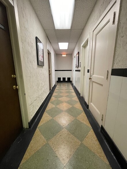 More Photos Of 3200-3206 N Lincoln Ave, Chicago Storefront Retail Office For Lease