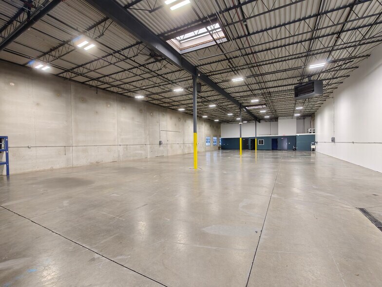 More Photos Of 1530 Hecht, Bartlett Warehouse For Lease