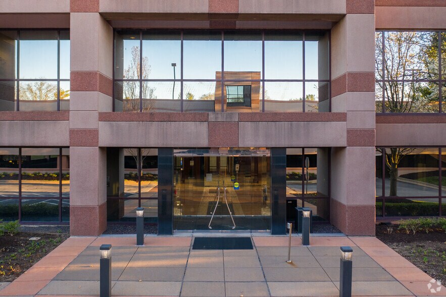 More Photos Of 14567 N Outer Forty, Chesterfield Office For Lease