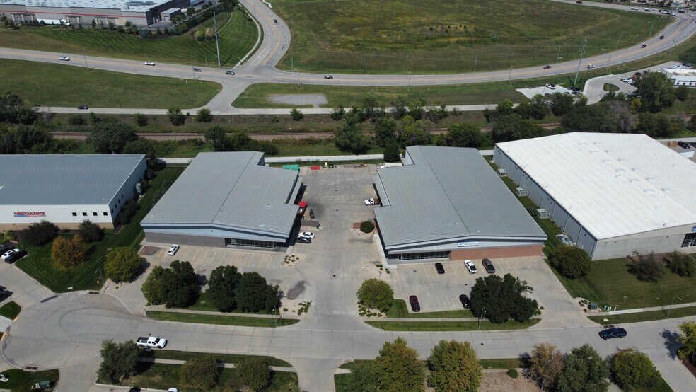 More Photos Of 12304 Cary Cir, La Vista Warehouse For Lease