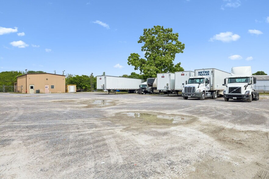 More Photos Of 1311 W College St, Murfreesboro Industrial For Sale