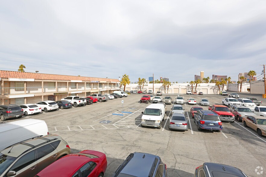 More Photos Of 3111 S Valley View Blvd, Las Vegas Light Manufacturing For Lease