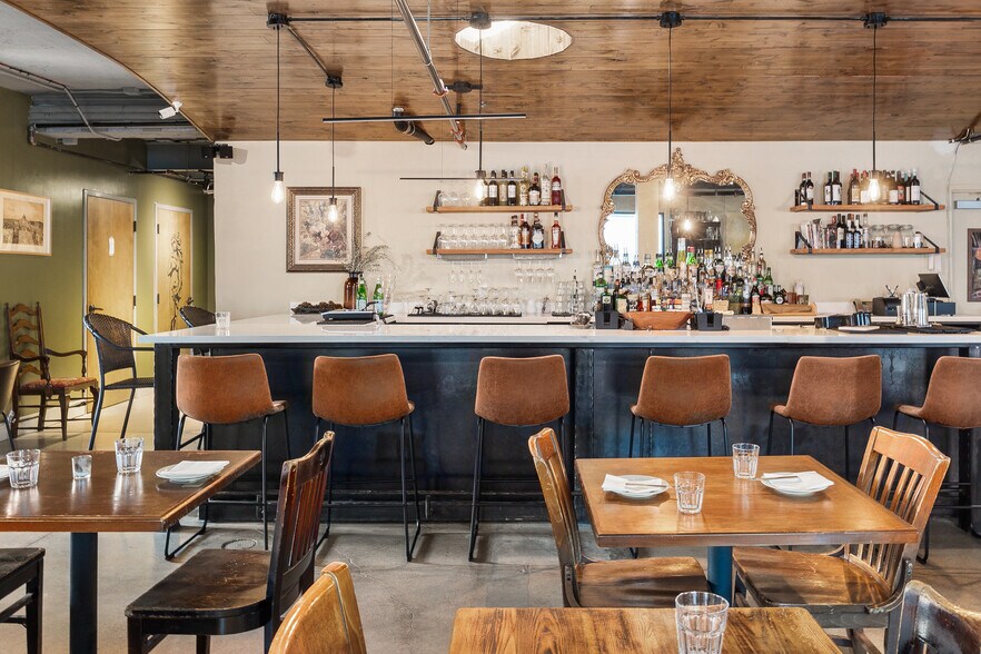 More Photos Of 411 S Main St, Fort Worth Storefront Retail Office For Sale