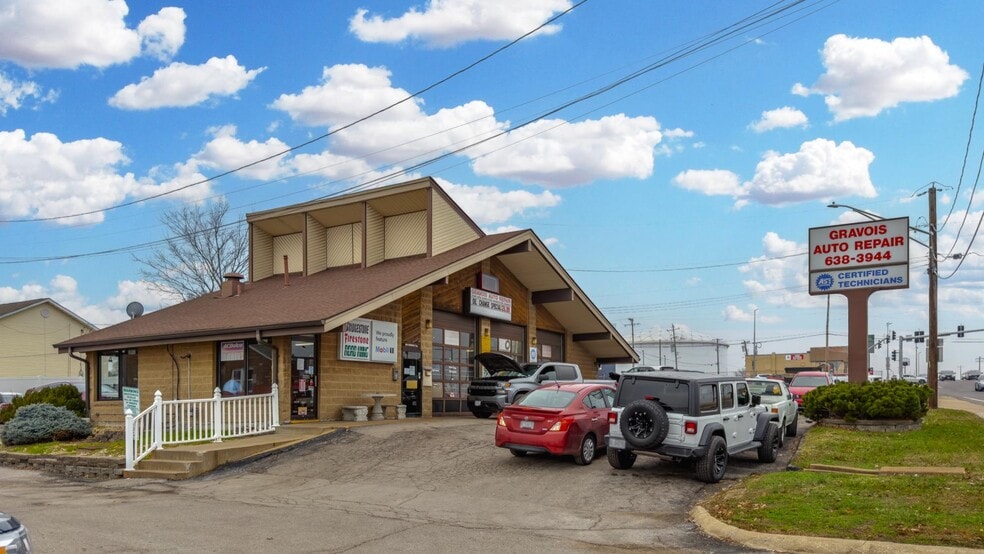 Primary Photo Of 9990 Gravois Rd, Saint Louis Auto Repair For Sale