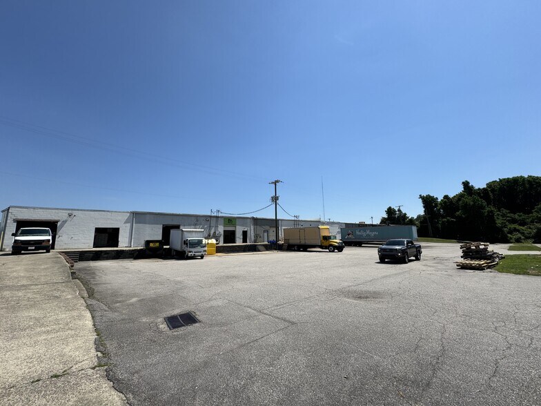 More Photos Of 3621 Sycamore Dairy Rd, Fayetteville Showroom For Lease