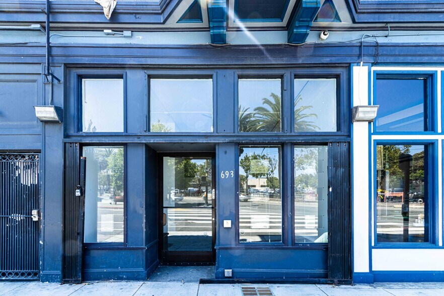 More Photos Of 2073-2079 Market St, San Francisco Apartments For Lease