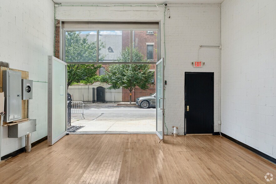 More Photos Of 9 Denton Pl, Brooklyn Freestanding For Lease