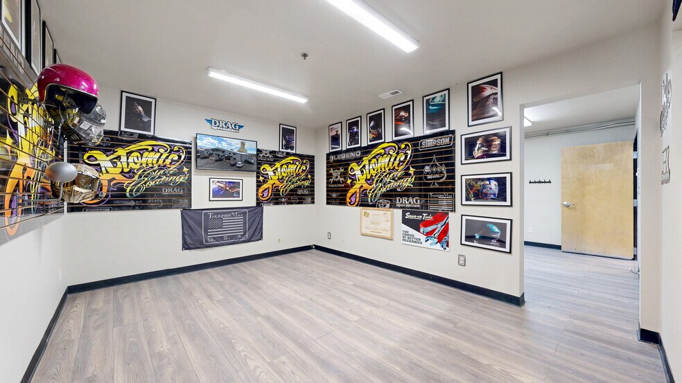 More Photos Of 8017 S 1st St, Wellington Warehouse For Sale