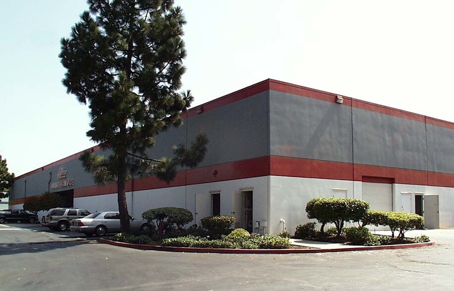 More Photos Of 1554 E Warner Ave, Santa Ana Freestanding For Lease