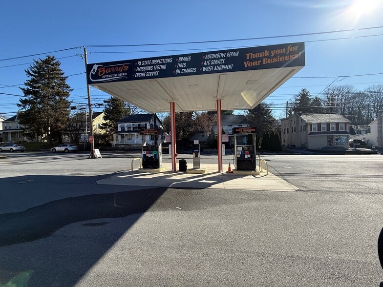 More Photos Of 2618 Lititz Pike, Lancaster Office For Sale