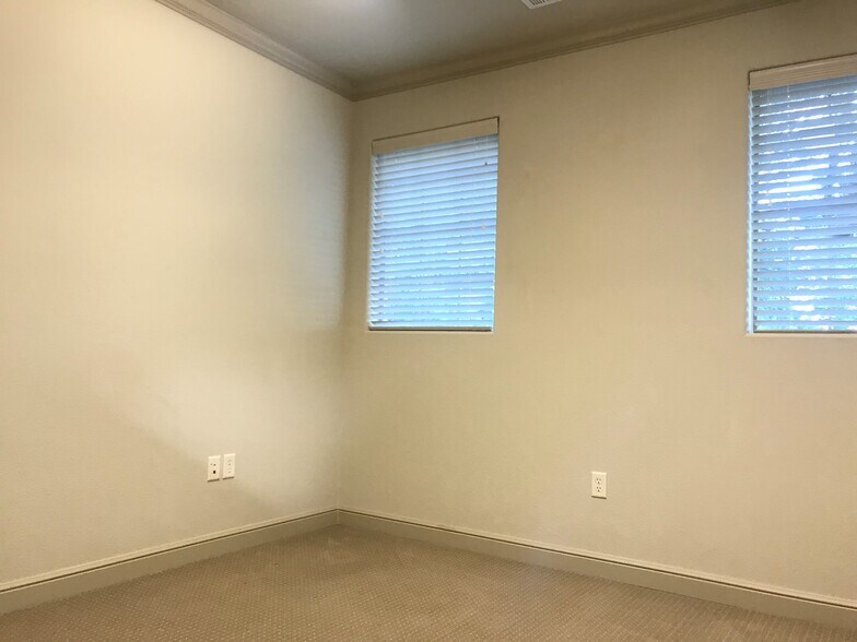 More Photos Of 5592 Davis Blvd, North Richland Hills Office Residential For Sale