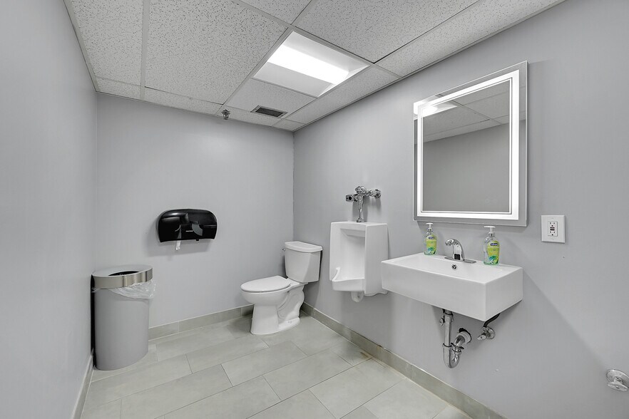 More Photos Of 895 SW 30th Ave, Pompano Beach Unknown For Lease