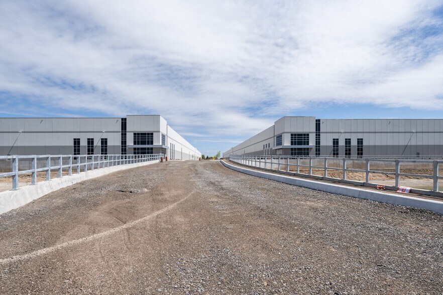 More Photos Of 8111 Trafalgar Rd, Halton Hills Unknown For Lease