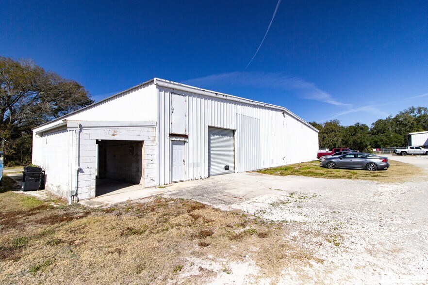 More Photos Of 1042 Hoover Rd, Winter Haven Warehouse For Lease