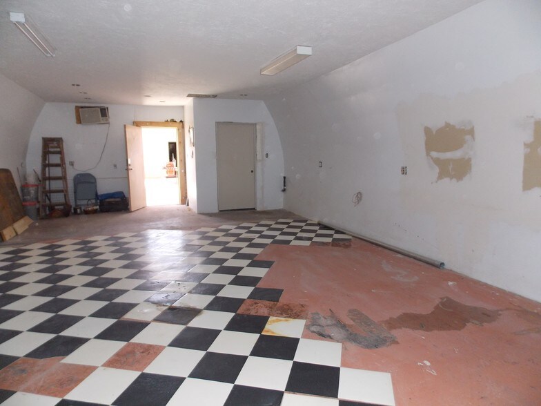 More Photos Of 104 W Murphy Ave, Gila Bend Bar For Sale