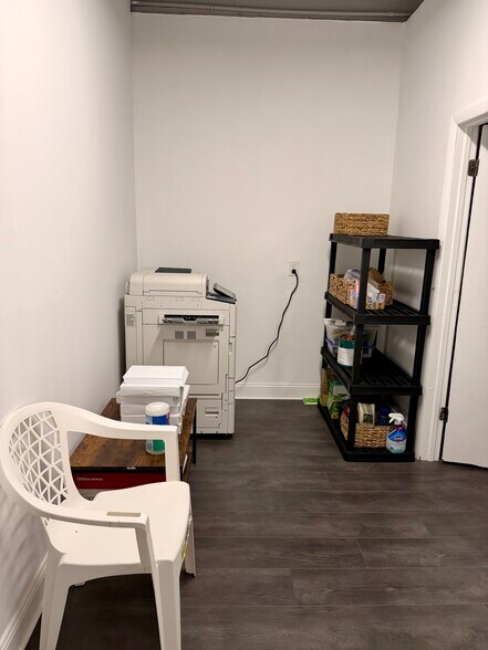 More Photos Of 7000 Charleston Shores Blvd, Lake Worth Freestanding For Lease