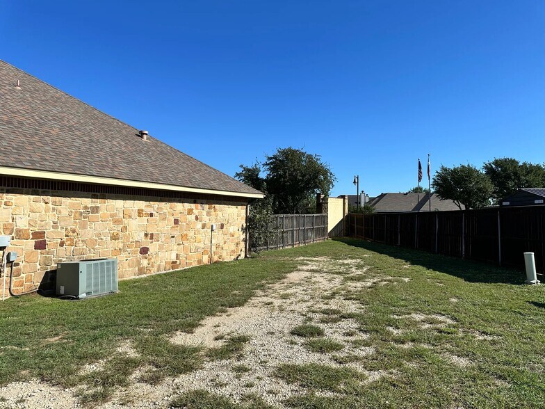 More Photos Of 441 Lone Star Dr, Abilene Office For Lease