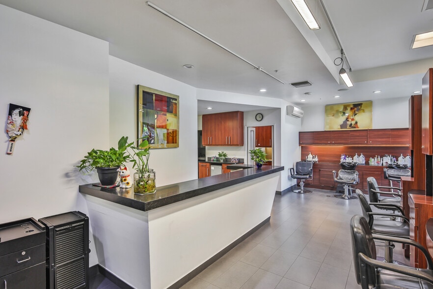 More Photos Of 261-269 S San Pedro St, Los Angeles Apartments For Sale