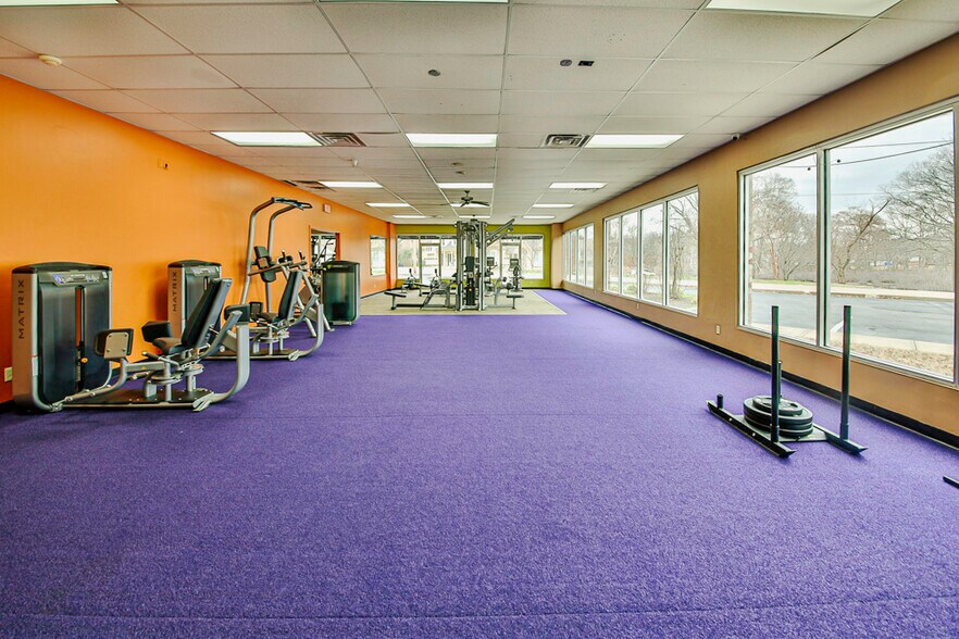 More Photos Of 203 E Military Rd, Marion Storefront Retail Office For Sale