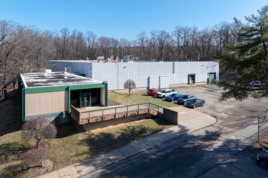 Primary Photo Of 820 Washington Blvd, Pittsburgh Warehouse For Sale