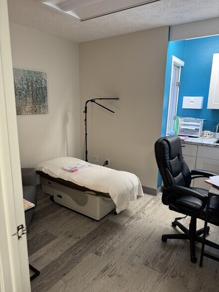 More Photos Of 1219 E Saginaw St, Lansing Medical For Lease