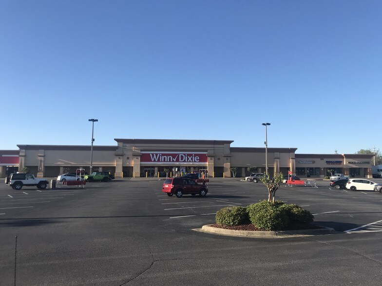 More Photos Of 3303-3371 Gulf Breeze Pky, Gulf Breeze Storefront For Lease