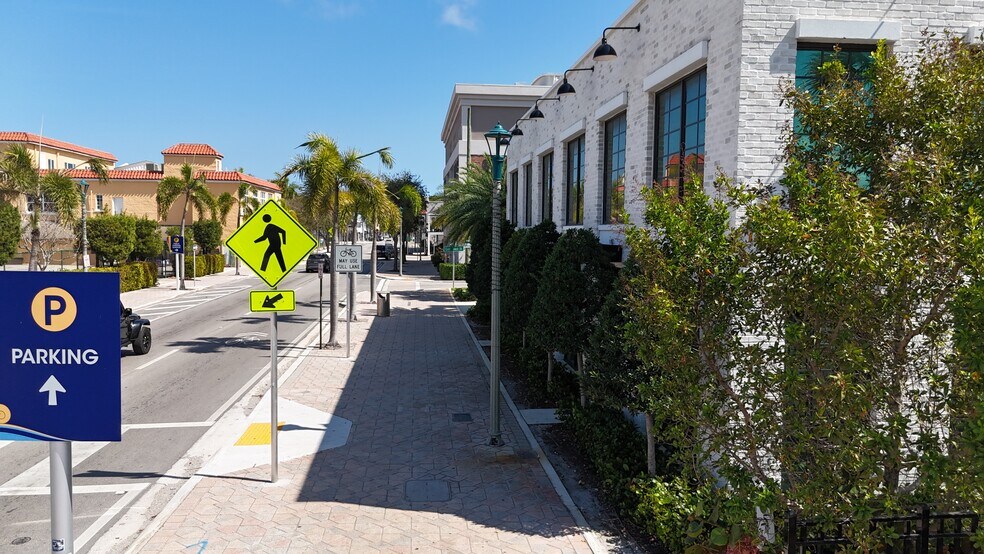 More Photos Of 1017 Lake Ave, Lake Worth Storefront Retail Office For Lease