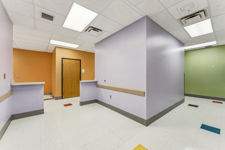 More Photos Of 1090 9th Ave SW, Bessemer Medical For Sale
