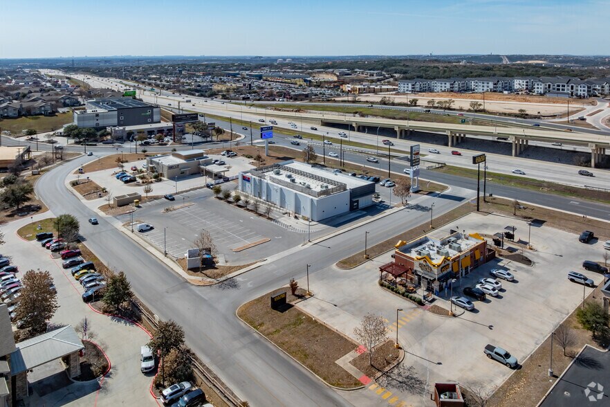 More Photos Of 21918 US 281, San Antonio Freestanding For Lease