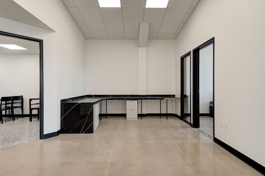 More Photos Of 501 E Britton Rd, Oklahoma City Auto Dealership For Lease