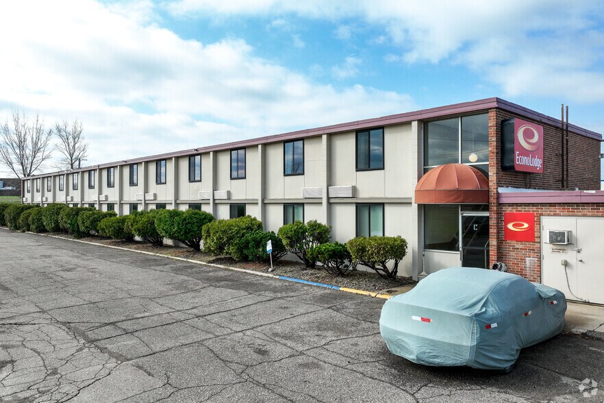 More Photos Of 2306 E Main St, Albert Lea Hospitality For Sale