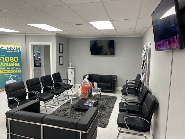 More Photos Of 1400 NE Miami Gardens Dr, Miami Medical For Lease