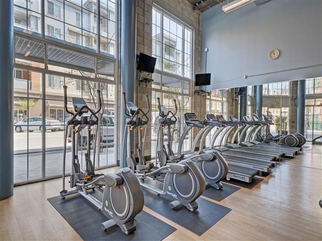 More Photos Of 240 3rd St, Oakland Apartments For Lease