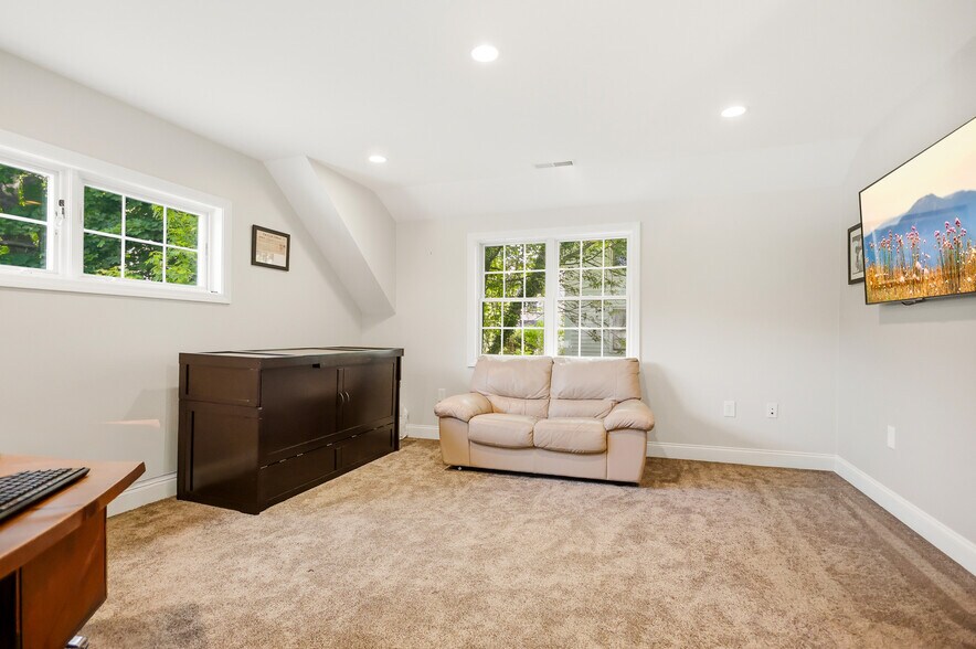 More Photos Of 75 Essex St, Andover Office For Sale