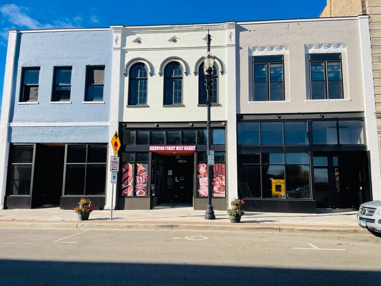 More Photos Of 5814 6th Ave, Kenosha Restaurant For Lease