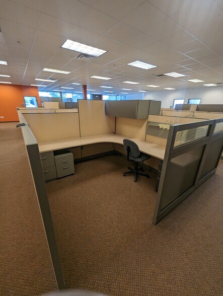 More Photos Of 5901 Technology Center Dr, Indianapolis Office For Lease