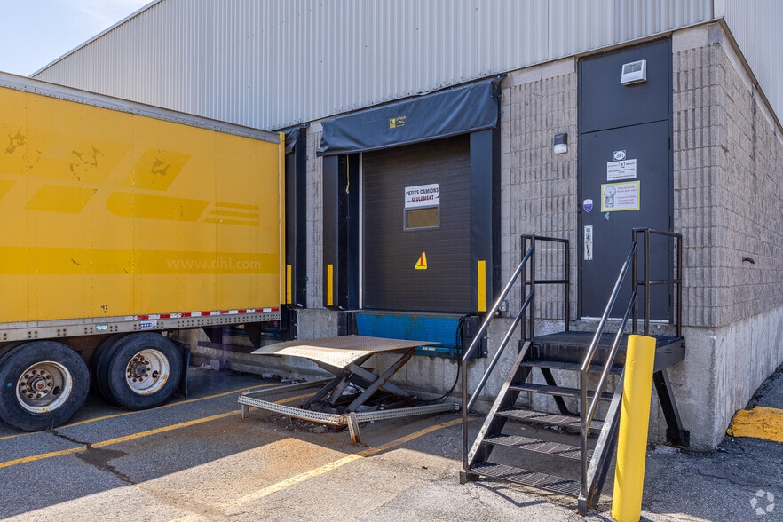 More Photos Of 351-381 Rue McCaffrey, Montréal Manufacturing For Lease