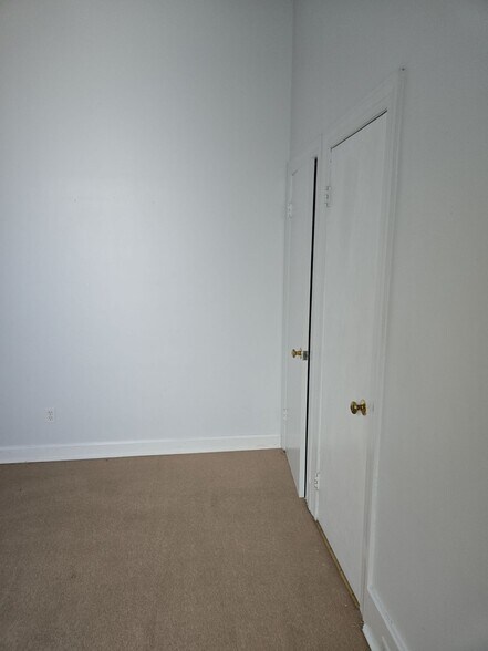 More Photos Of 7 S Carlisle St, Greencastle Office For Lease