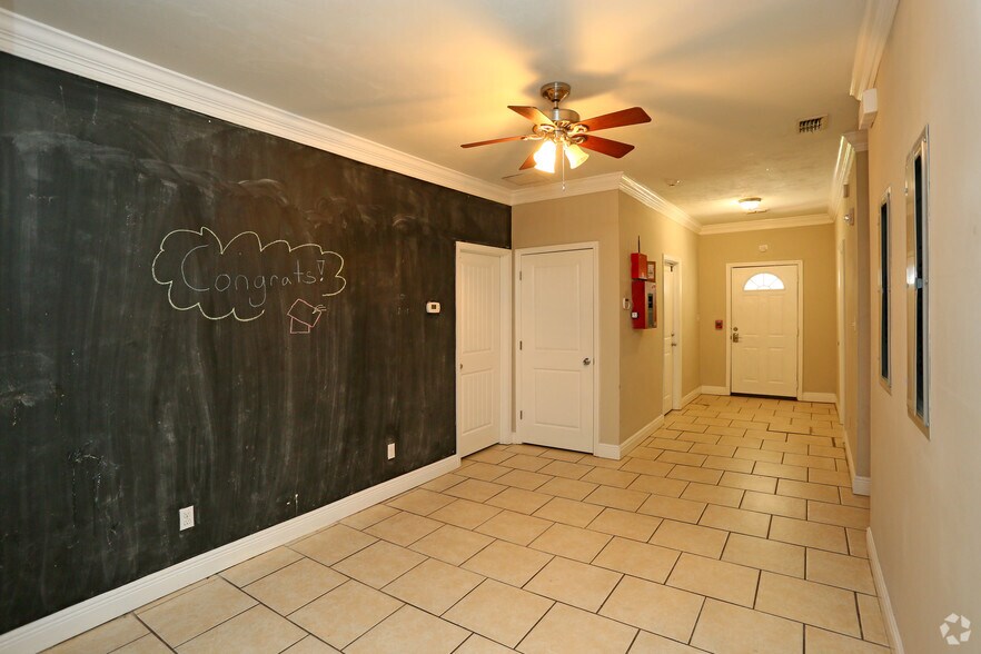 More Photos Of 1602 Airport Dr, Tallahassee Apartments For Sale