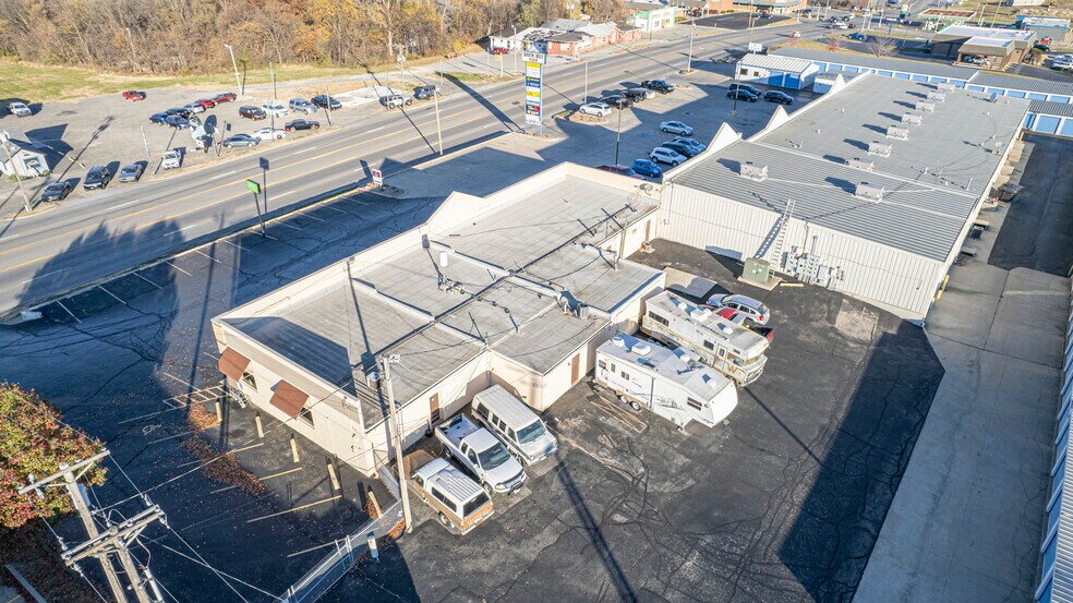 More Photos Of 2901-3011 S Belt Hwy, Saint Joseph Storefront Retail Office For Lease