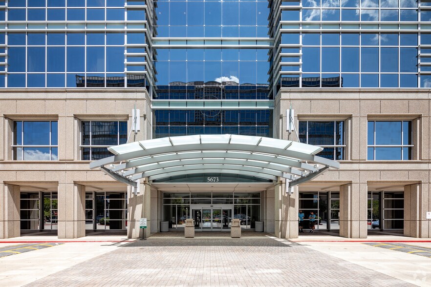 More Photos Of 5673 Peachtree Dunwoody Rd NE, Atlanta Medical For Lease