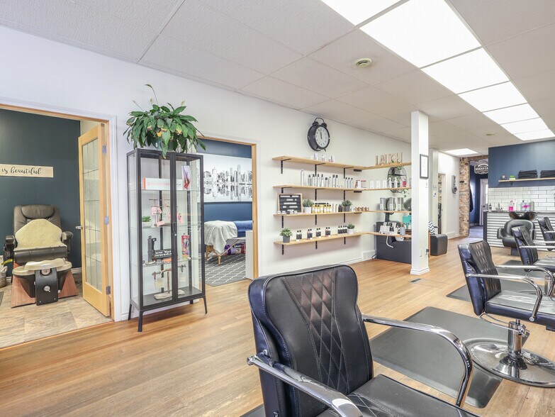 More Photos Of 5010 50 st, Stettler General Retail For Sale